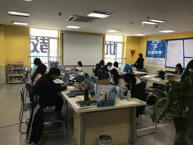 探索未来之星:早教课程助力宝宝智力与人格双重成长